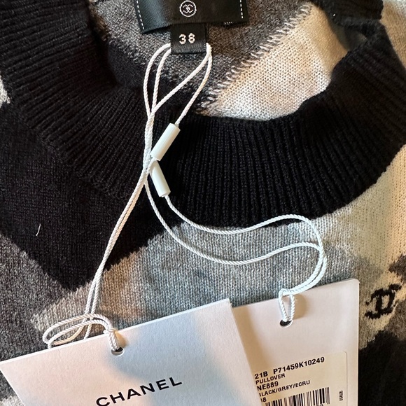 Chanel Argyle Pullover - Picture 8 of 13
